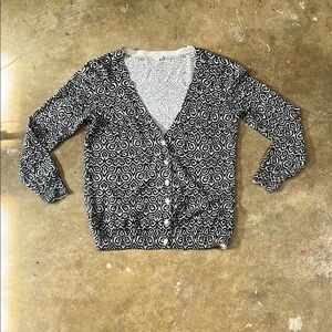 J. Crew Black and White Patterned Women's Sweater with 3/4 sleeves
Size: Small
